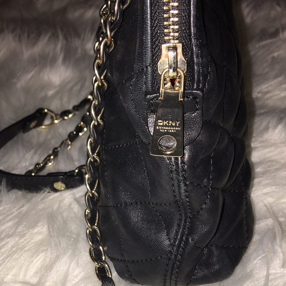 💕DKNY Donna Karen New York Black Quilted Small Shoulder Bag - Picture 4 of 12